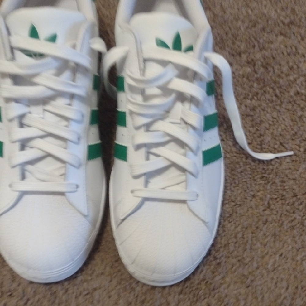 Adidas Shell Toe White and Green Athletic Shoes with Classic Stripes ***NEW WO.B